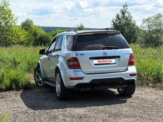 2005 Mercedes-Benz M-Класс 500 II (W164), серебристый, 1750000 рублей, вид 5