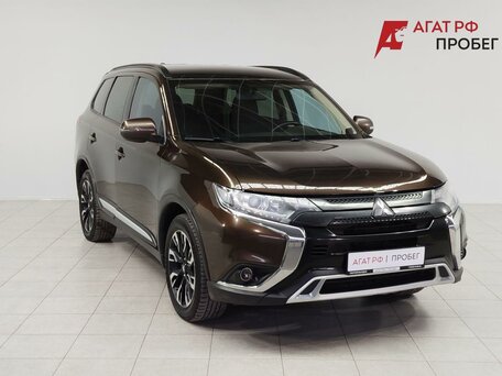2021 Mitsubishi Outlander III Рестайлинг 3, коричневый, 1900000 рублей, вид 3