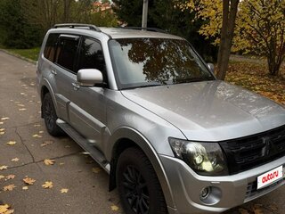 2011 Mitsubishi Pajero IV Рестайлинг 1, серебристый, 1850000 рублей, вид 2