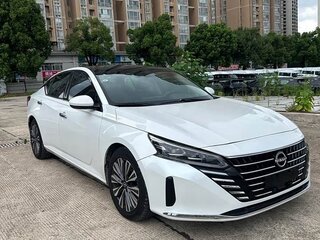 2022 Nissan Altima VI (L34) Рестайлинг, белый, 1860000 рублей, вид 1