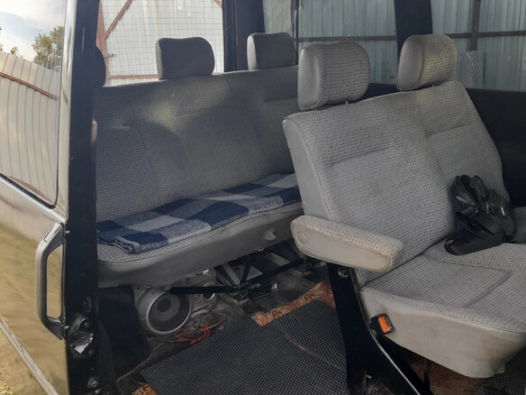 1993 Volkswagen Caravelle T4, чёрный, 205000 рублей - вид 8