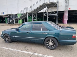 1995 Mercedes-Benz E-Класс 280 I (W124), зелёный, 700000 рублей, вид 2