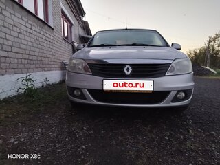 2013 Renault Logan I Рестайлинг, серебристый, 350000 рублей, вид 2