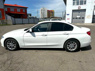 2016 BMW 3 серии 320i VI (F3x) Рестайлинг, белый, 3000000 рублей, вид 4