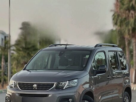 2023 Peugeot Rifter L1 I, серый, 2800000 рублей, вид 3