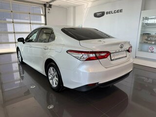 2020 Toyota Camry VIII (XV70), белый, 2169000 рублей, вид 2