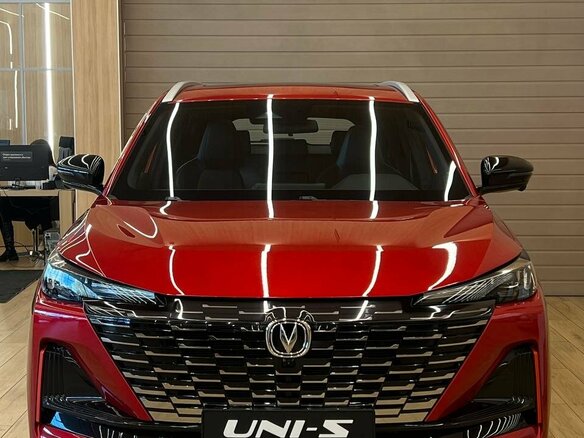 2026 Changan UNI-S I, красный, 3229900 рублей - вид 5