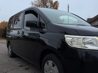 2005 Nissan Serena III (C25), чёрный, 890000 рублей, вид 4