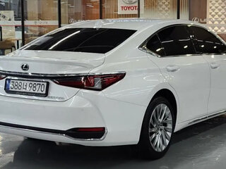 2024 Lexus ES 200 VII Рестайлинг, белый, 3235000 рублей, вид 2