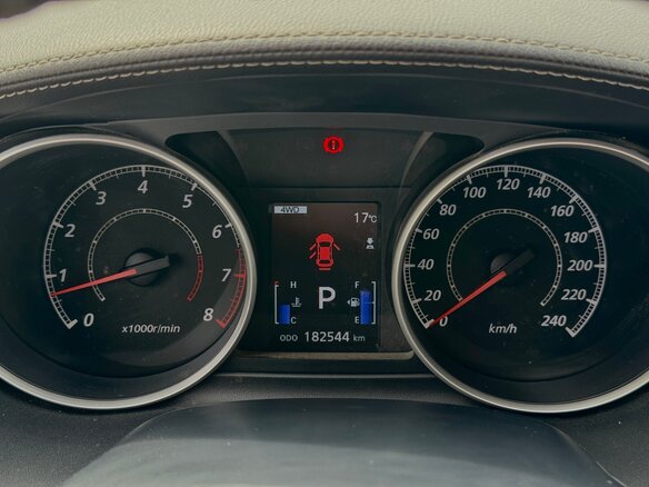 2010 Mitsubishi Outlander II Рестайлинг, серебристый, 1550000 рублей - вид 9