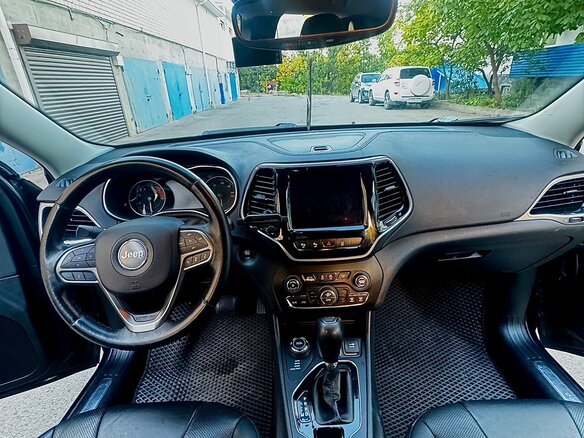 2018 Jeep Cherokee V (KL) Рестайлинг, чёрный, 2500000 рублей - вид 12