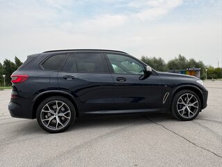 2019 BMW X5 M50d IV (G05/G18), чёрный, 6060000 рублей, вид 3