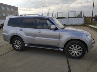 2011 Mitsubishi Pajero IV, серебристый, 1950000 рублей, вид 2