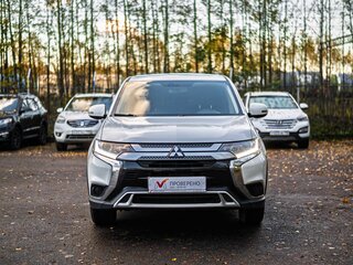 2019 Mitsubishi Outlander III Рестайлинг 3, белый, 1849000 рублей, вид 3