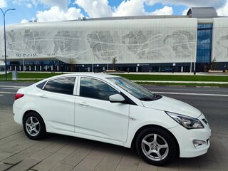 2016 Hyundai Solaris I Рестайлинг, белый, 890000 рублей, вид 2