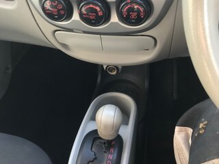 2009 Mitsubishi i, белый, 360000 рублей, вид 4