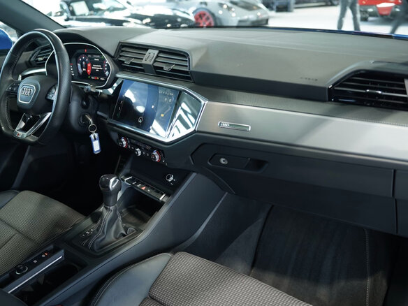 2023 Audi Q3 35 TDI II (F3), синий, 4445000 рублей - вид 13