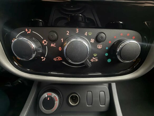 2015 Renault Duster I, коричневый, 900000 рублей - вид 7