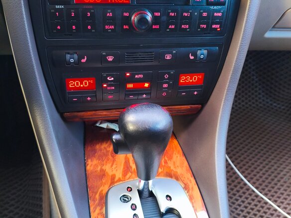 1998 Audi A6 II (C5), бежевый, 520000 рублей - вид 15