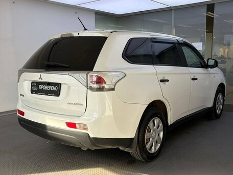 2013 Mitsubishi Outlander III, белый, 999000 рублей, вид 5