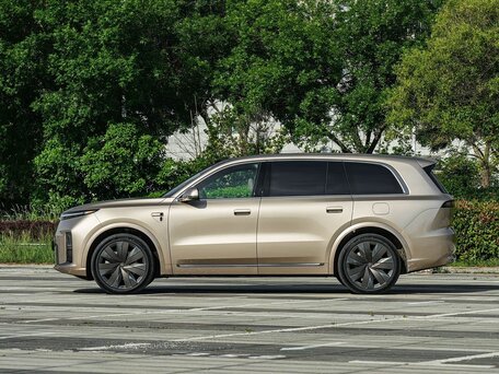 2026 Li Auto (Lixiang) L9 II, золотистый, 10990000 рублей, вид 2