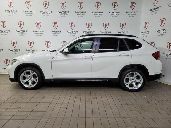 2013 BMW X1 20i I (E84) Рестайлинг, белый, 1119000 рублей - вид 4