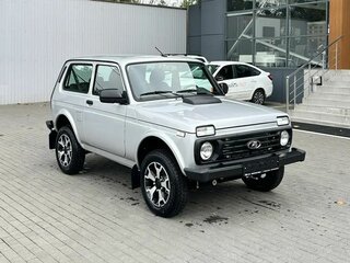2026 Lada (ВАЗ) Niva Legend I Рестайлинг, серебристый, 1304000 рублей, вид 3