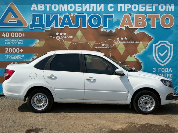 2024 Lada (ВАЗ) Granta I Рестайлинг, белый, 740000 рублей - вид 1