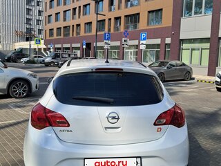 2014 Opel Astra J Рестайлинг, белый, 900000 рублей, вид 3