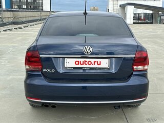 2017 Volkswagen Polo V Рестайлинг, синий, 1029000 рублей, вид 4