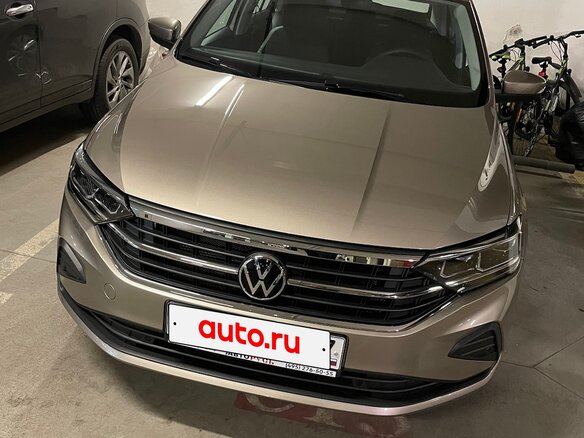2022 Volkswagen Polo VI, бежевый, 1540000 рублей - вид 4