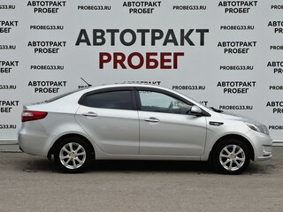 2012 Kia Rio 5-speed III, серебристый, 824000 рублей, вид 4