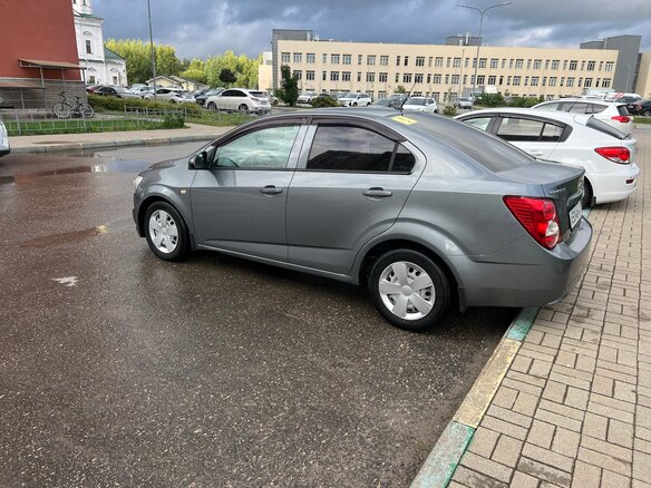 2013 Chevrolet Aveo II, серый, 550000 рублей - вид 5