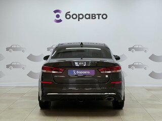 2019 Kia Optima IV Рестайлинг, коричневый, 1770000 рублей, вид 5