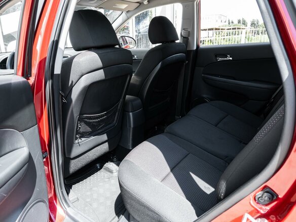 2011 Hyundai i30 I Рестайлинг, красный - вид 10