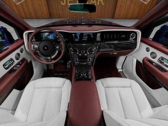 2026 Rolls-Royce Cullinan Black Badge I Рестайлинг (Series II), синий, 78125000 рублей - вид 24
