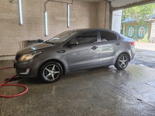 2011 Kia Rio 5-speed III, серый, 550000 рублей, вид 3