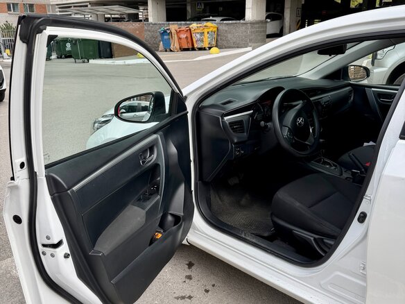 2013 Toyota Corolla XI (E160, E170, E180), белый, 1100000 рублей - вид 14