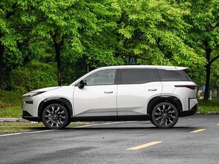 2026 Toyota bZ3X 58.3 kWh, серебристый, 2992000 рублей, вид 3