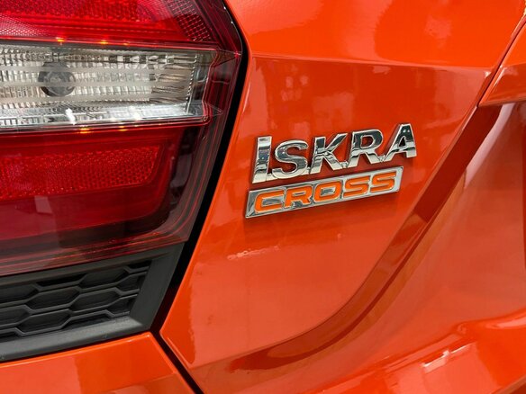 2026 Lada (ВАЗ) Iskra SW Cross, оранжевый - вид 13