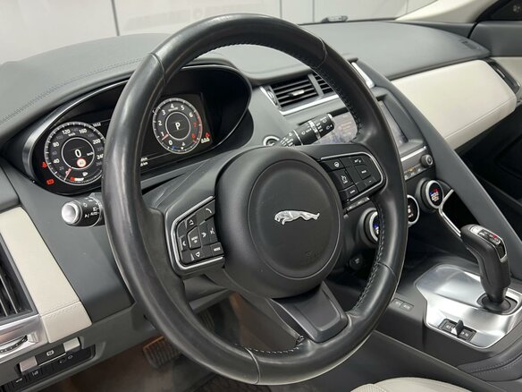 2020 Jaguar E-Pace I, красный - вид 12