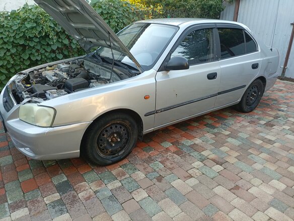 2004 Hyundai Accent ТагАЗ II, серебристый, 330000 рублей - вид 5