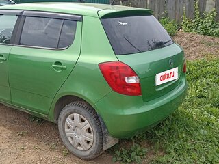 2011 Skoda Fabia II Рестайлинг, зелёный, 400000 рублей, вид 4