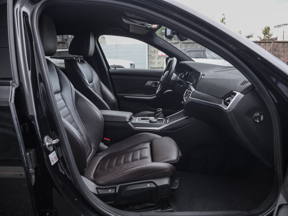 2021 BMW 3 серии 320i xDrive VII (G2x), чёрный, 3899000 рублей - вид 26