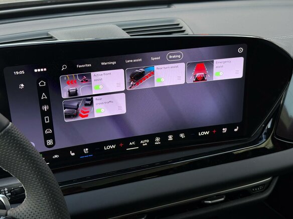 2026 Audi A5 III (B10), серый, 5650000 рублей - вид 38