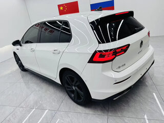 2022 Volkswagen Golf VIII, белый, 1840500 рублей, вид 5