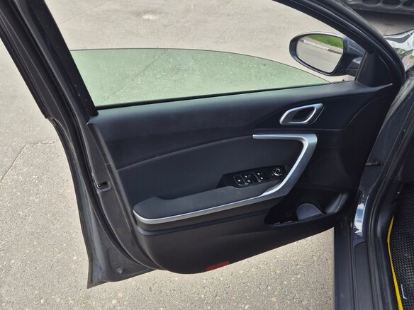 2021 Kia Ceed III Рестайлинг, серый, 1670000 рублей - вид 7