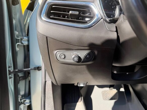 2022 Chevrolet Equinox III Рестайлинг, серый, 2980000 рублей - вид 17