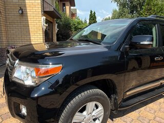 2013 Toyota Land Cruiser 200 Series Рестайлинг 1, чёрный, 4970000 рублей, вид 2