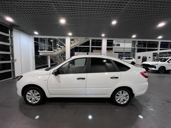 2019 Lada (ВАЗ) Granta I Рестайлинг, белый, 725000 рублей - вид 5